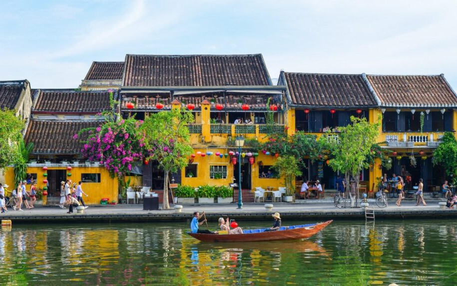 Vietnam, from North to “Soul” (16 Days)