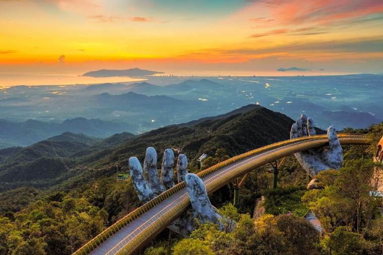 Vietnam, from North to “Soul” (16 Days)