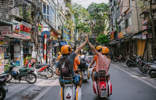 Wake up with Hanoi Vespa Tour (Day tour)