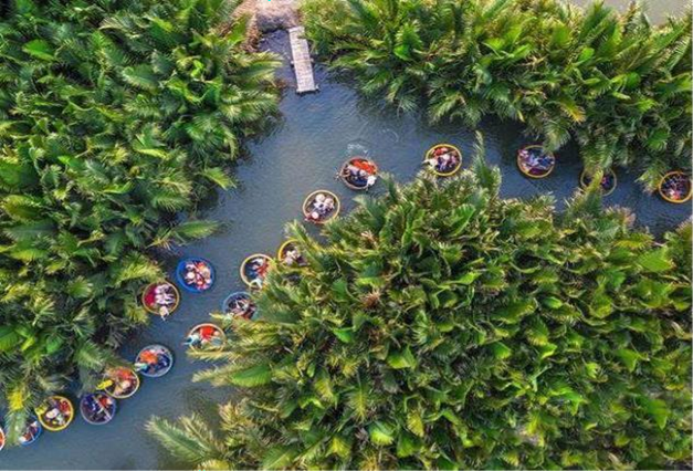 Vietnam’s Heritage Sip, Paddle, Dzo! (9 Days)