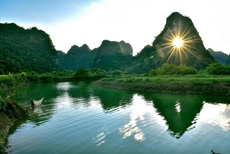 Mountains Sing, Waters Flow – Northeast Vietnam (7 Days)