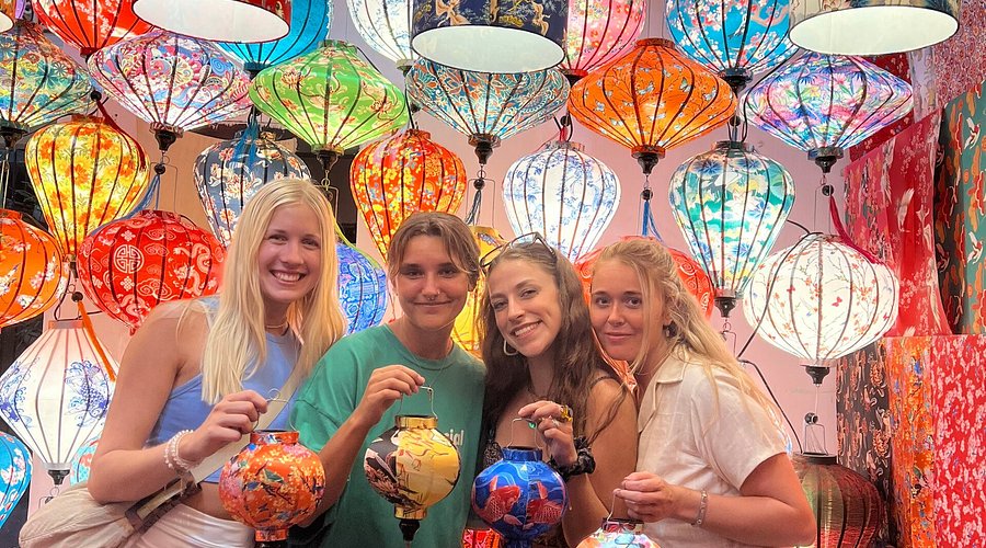 “Lost” in Hoi An’s Culture (1 Day)