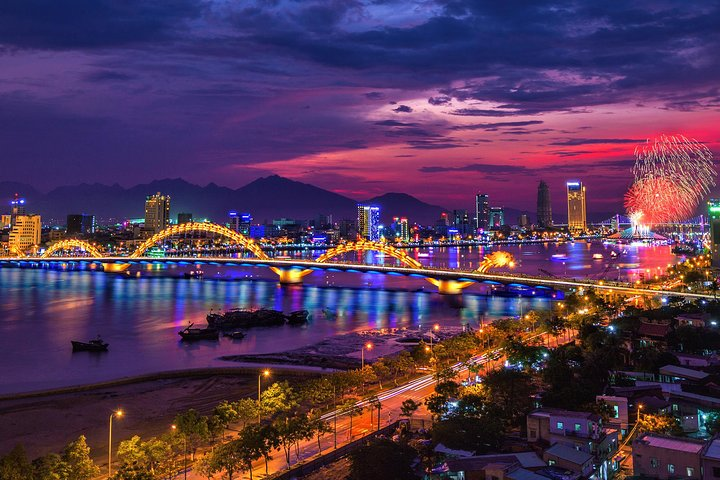Touch the Sky and Sail Da Nang (1 Day)