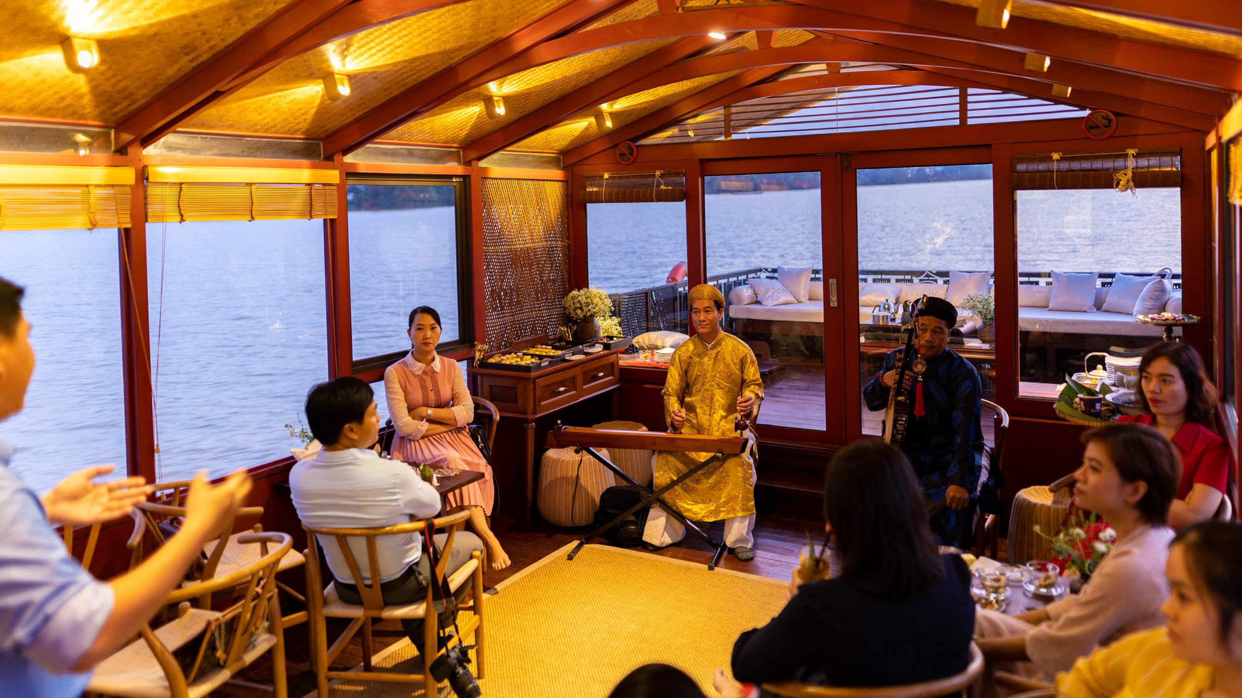 Living the Rhythm of Hue, The Old Capital (1 Day)